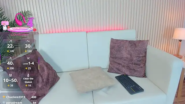 Snapshot of Tania_77_ chatting on October 2025 07:22:01 PM Tania 77 online show from October 2025 07:22:01 PM