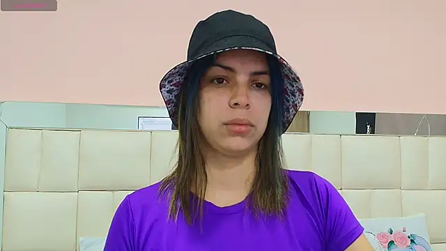 Snapshot of gisell_gomez chatting on November 2025 12:16:01 PM gisell gomez online show from November 2025 12:16:01 PM