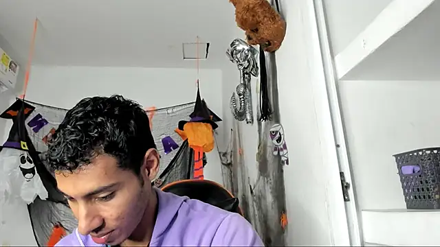 Snapshot of jhosep_hamilton chatting on October 2025 12:20:01 PM jhosep hamilton online show from October 2025 12:20:01 PM