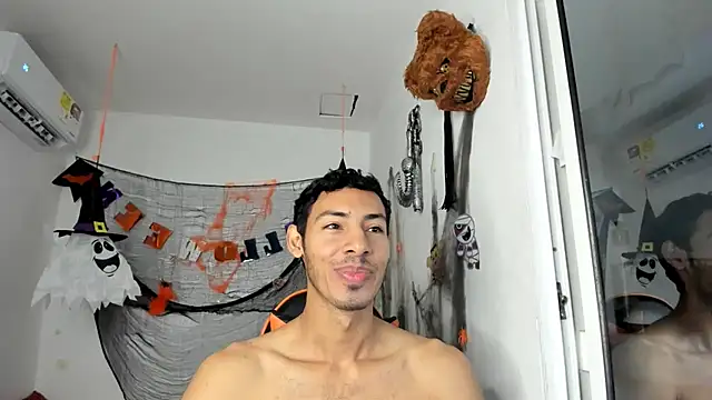 Snapshot of jhosep_hamilton chatting on October 2025 12:28:02 PM jhosep hamilton online show from October 2025 12:28:02 PM