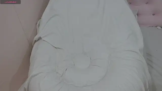 Snapshot of Alina_MissAsian chatting on October 2025 01:47:02 PM Alina MissAsian online show from October 2025 01:47:02 PM