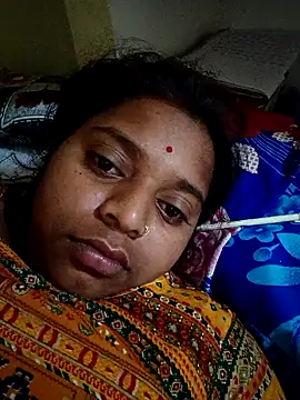 Snapshot of Hot_crety chatting on November 2025 12:43:01 AM Hot crety online show from November 2025 12:43:01 AM