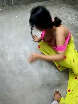 Hotty-Moni online show from September 2025 12:05:01 PM
