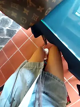 Snapshot of meomeocute chatting on October 2025 05:18:02 AM meomeocute online show from October 2025 05:18:02 AM