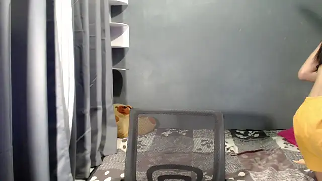 Snapshot of urseductivebarbie_xx chatting on October 2025 12:27:02 PM urseductivebarbie xx online show from October 2025 12:27:02 PM