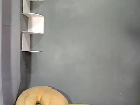 Snapshot of urseductivebarbie_xx chatting on October 2025 12:13:01 AM urseductivebarbie xx online show from October 2025 12:13:01 AM