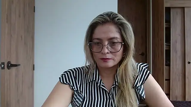 linda-mature43 online show from October 2025 05:23:02 PM