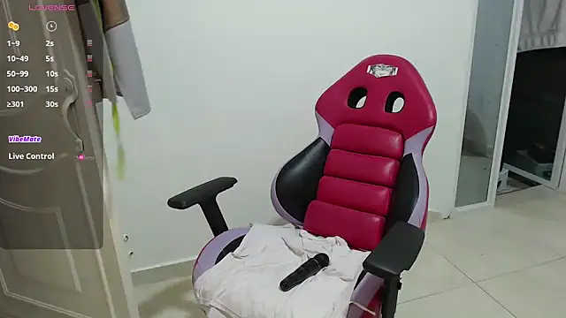 Snapshot of nice_oussy chatting on October 2025 10:52:01 PM nice oussy online show from October 2025 10:52:01 PM