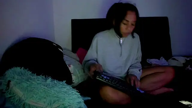 Snapshot of Adrianna_Arias chatting on November 2025 05:29:02 AM Adrianna Arias online show from November 2025 05:29:02 AM