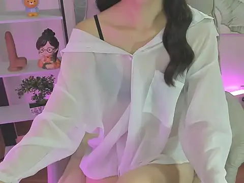 Snapshot of Mix-MiuMiu chatting on October 2025 04:43:01 AM Mix-MiuMiu online show from October 2025 04:43:01 AM