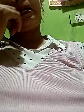 Snapshot of maple694 chatting on September 2025 01:48:02 PM maple694 online show from September 2025 01:48:02 PM