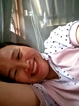 Snapshot of maple694 chatting on October 2025 02:31:02 AM maple694 online show from October 2025 02:31:02 AM