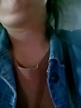 Snapshot of maple694 chatting on October 2025 09:35:02 AM maple694 online show from October 2025 09:35:02 AM