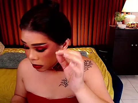 TransAlena95 online show from November 2025 02:52:02 PM