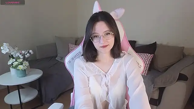 EsmaWonka online show from November 2025 07:18:02 AM