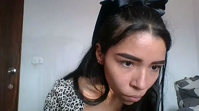 Candy Grey28 online show from October 2025 02:45:02 PM