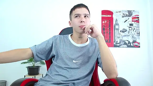 Cumandres18 online show from October 2025 02:07:01 PM