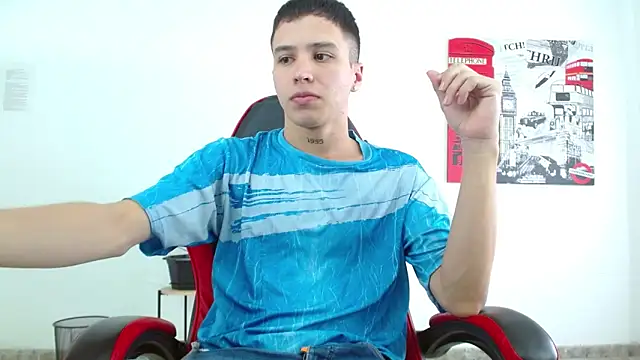 Cumandres18 online show from October 2025 02:02:01 PM