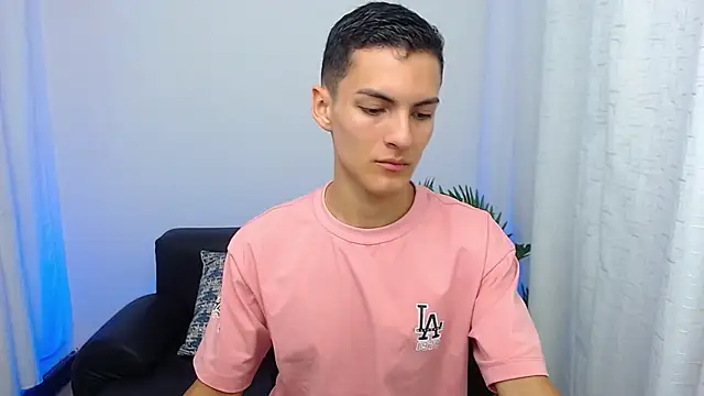 Snapshot of Matiius18 chatting on October 2025 01:59:02 PM Matiius18 online show from October 2025 01:59:02 PM