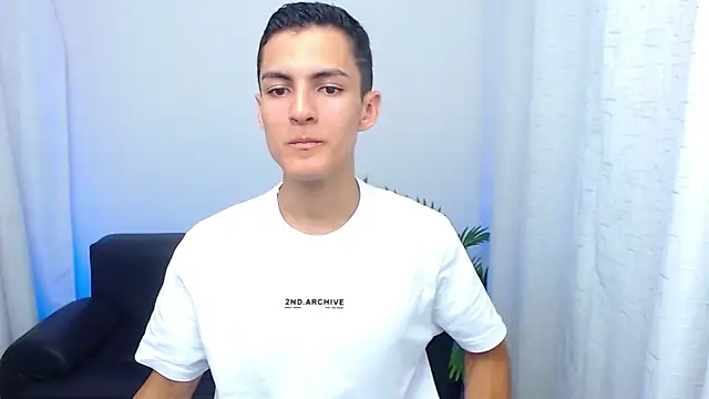 Snapshot of Matiius18 chatting on November 2025 02:28:01 PM Matiius18 online show from November 2025 02:28:01 PM