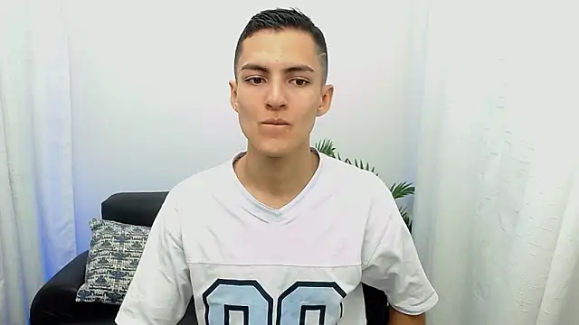 Snapshot of Matiius18 chatting on November 2025 01:55:02 PM Matiius18 online show from November 2025 01:55:02 PM