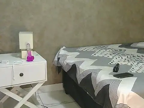 Snapshot of BQueen223 chatting on October 2025 01:24:02 AM BQueen223 online show from October 2025 01:24:02 AM