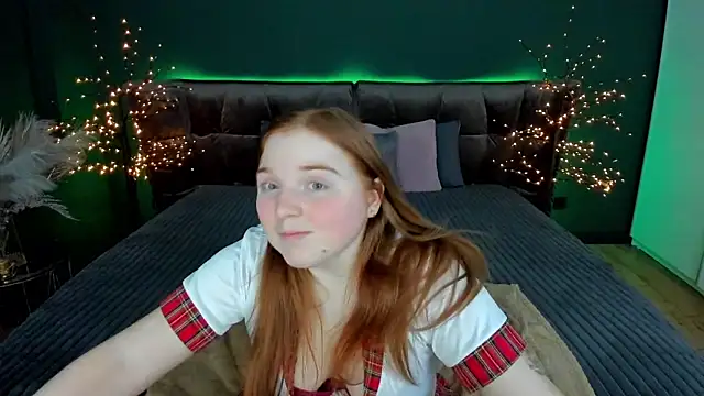 Snapshot of KattyRose8 chatting on October 2025 06:37:01 PM KattyRose8 online show from October 2025 06:37:01 PM