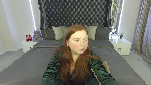 Snapshot of KattyRose8 chatting on November 2025 06:18:02 PM KattyRose8 online show from November 2025 06:18:02 PM