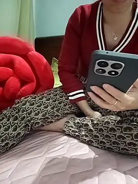 Snapshot of Sweet-Berry89 chatting on November 2025 12:02:01 AM Sweet-Berry89 online show from November 2025 12:02:01 AM