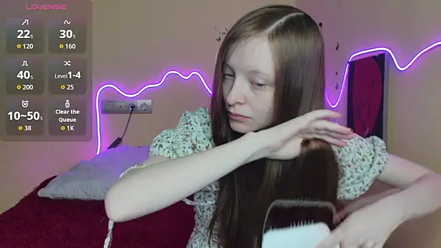 AliceHaris online show from October 2025 01:03:02 AM