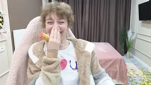 daniellia  online show from September 2025 06:46:01 PM