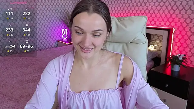EmmySkyy online show from September 2025 09:13:01 AM