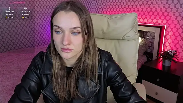 EmmySkyy online show from September 2025 04:56:01 PM