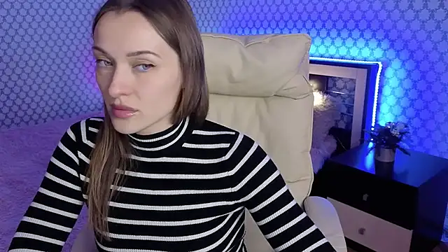 EmmySkyy online show from September 2025 07:13:02 AM