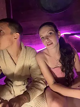 Snapshot of FoxStudioSex chatting on October 2025 03:34:01 PM FoxStudioSex online show from October 2025 03:34:01 PM