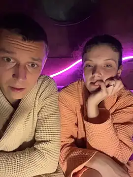 Snapshot of FoxStudioSex chatting on October 2025 04:41:01 PM FoxStudioSex online show from October 2025 04:41:01 PM