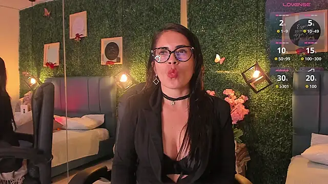 Snapshot of Linagh_ chatting on September 2025 11:48:01 AM Linagh online show from September 2025 11:48:01 AM