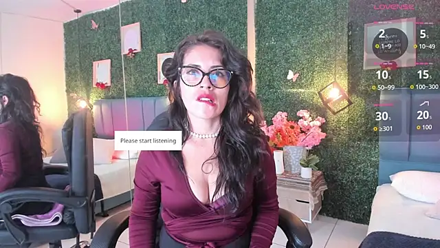 Snapshot of Linagh_ chatting on October 2025 11:39:01 AM Linagh online show from October 2025 11:39:01 AM