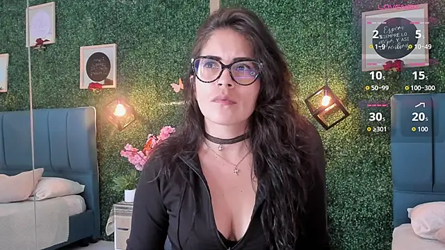 Snapshot of Linagh_ chatting on October 2025 11:44:02 AM Linagh online show from October 2025 11:44:02 AM