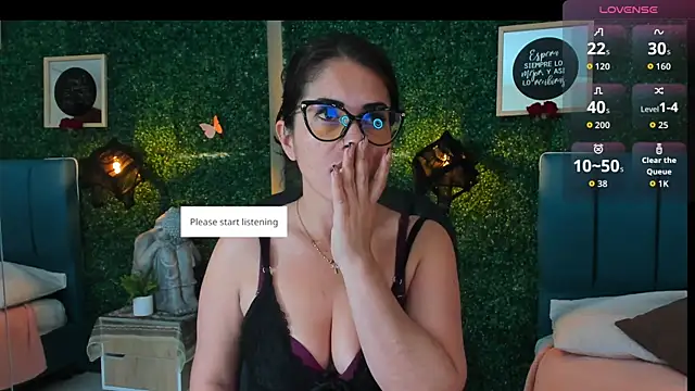 Snapshot of Linagh_ chatting on October 2025 11:42:01 AM Linagh online show from October 2025 11:42:01 AM