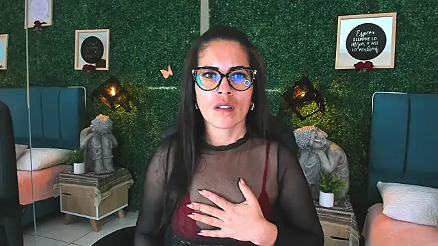 Snapshot of Linagh_ chatting on October 2025 11:45:02 AM Linagh online show from October 2025 11:45:02 AM