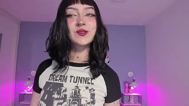 Zoe Lynch  online show from September 2025 02:33:01 PM