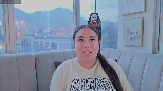 Zoey thompson online show from October 2025 02:29:01 PM