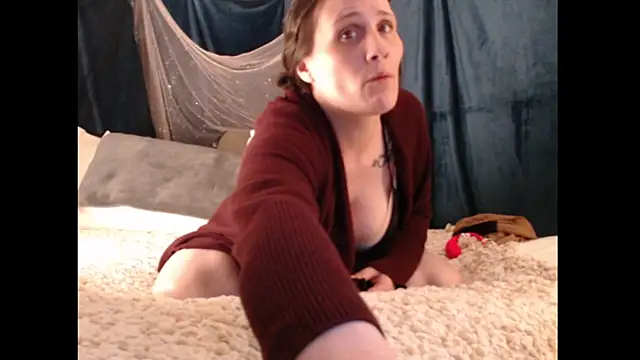 Snapshot of GabbyTate chatting on October 2025 02:09:02 AM GabbyTate online show from October 2025 02:09:02 AM