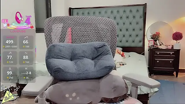 lulu404 online show from December 2025 02:43:02 PM