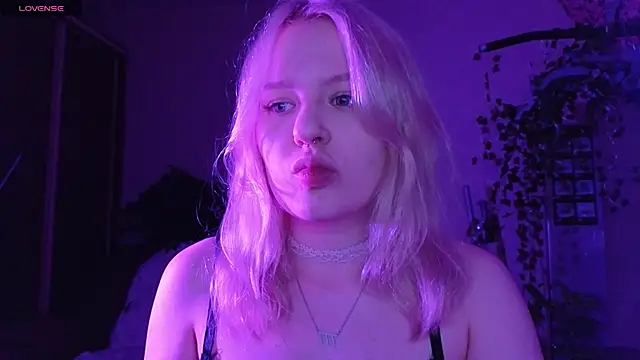Snapshot of Mila_Lioness chatting on September 2025 02:22:02 AM Mila Lioness online show from September 2025 02:22:02 AM