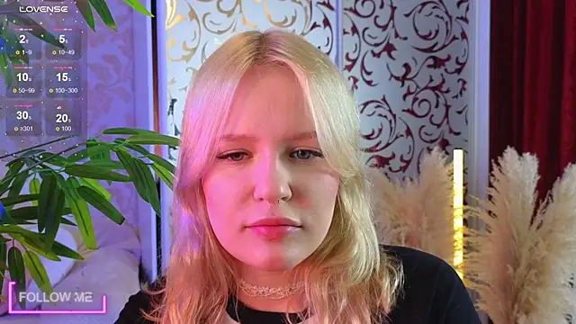 Snapshot of Mila_Lioness chatting on September 2025 10:50:02 AM Mila Lioness online show from September 2025 10:50:02 AM