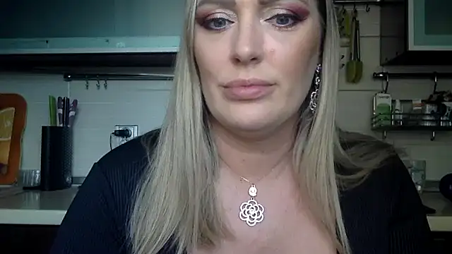 jenniferbluewater online show from September 2025 02:41:01 PM