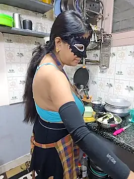 Snapshot of Queen_Nightt chatting on September 2025 03:21:01 AM Queen Nightt online show from September 2025 03:21:01 AM