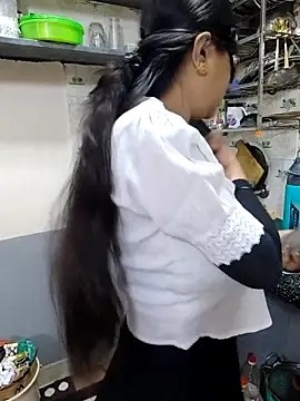 Snapshot of Queen_Nightt chatting on October 2025 05:30:01 AM Queen Nightt online show from October 2025 05:30:01 AM